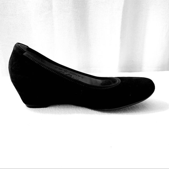 Gabor Suede Wedge - size 5 . Please see size chart. NOT the same as U.S. sizes. - Picture 6 of 14